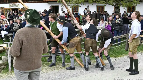 Maibaumaufstellen 2018
