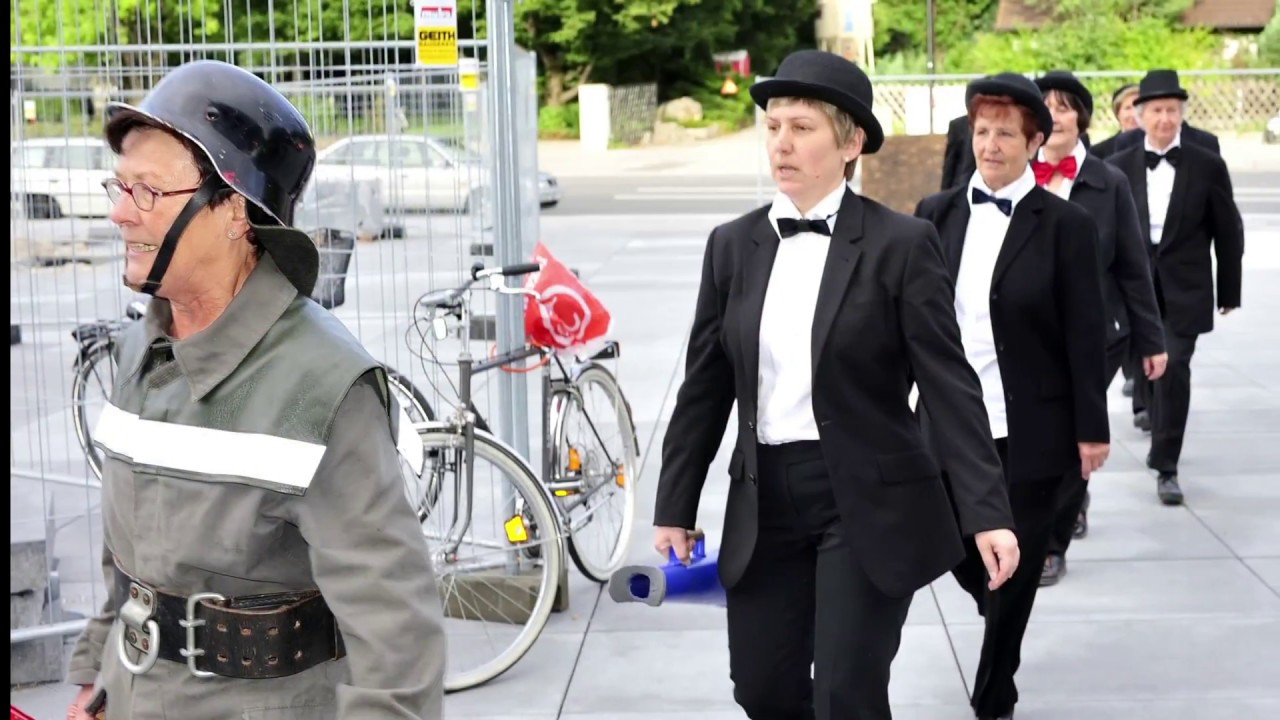 Die Orchesterprobe -war die gestern o. im 2. Stock